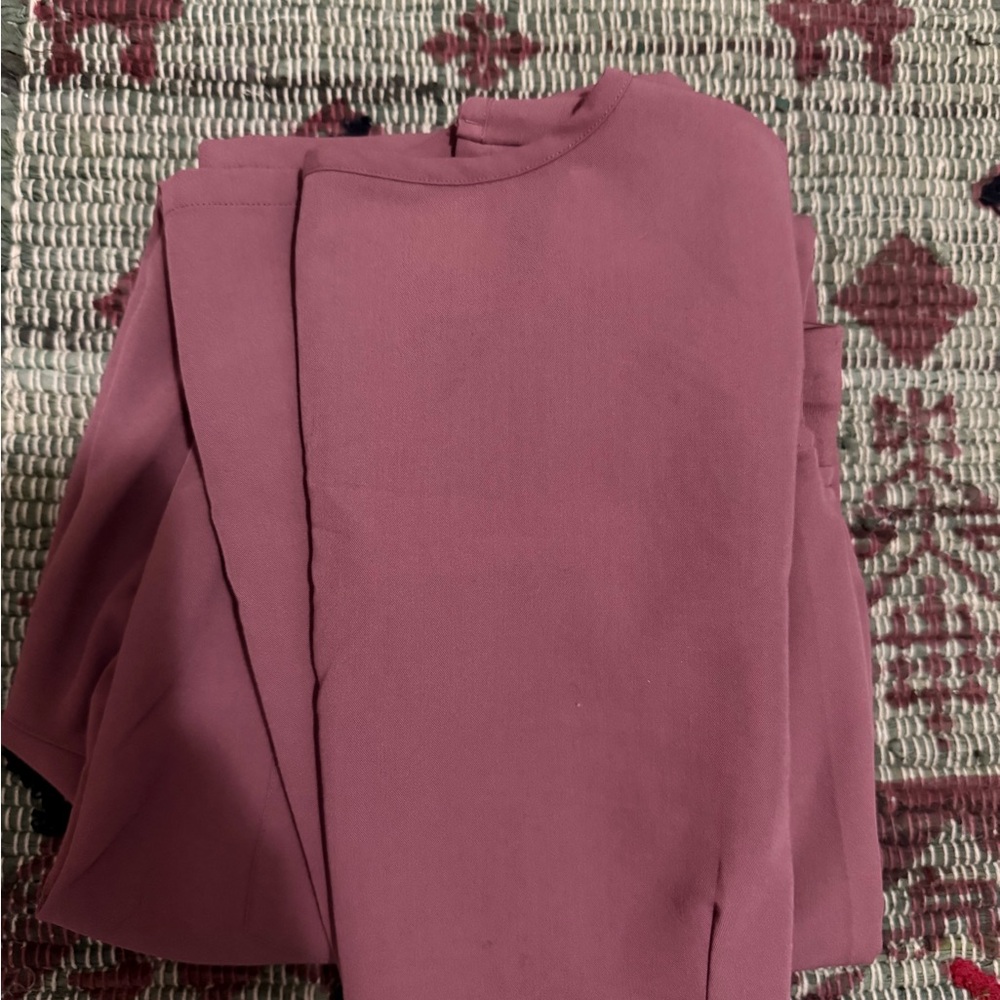 Women’s medical scrubs! Dusty rose
